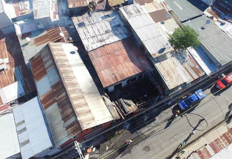 Imágenes aéreas del incendio en La Carpio | Cuerpo de Bomberos