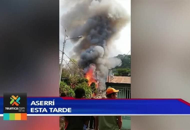 Seis familias lo perdieron todo tras incendio de esta tarde en Aserrí