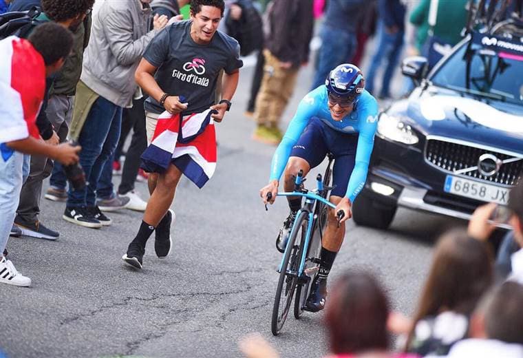 Ticos apoyan a Andrey Amador en su primer día en el Giro 2019 | Alejandro Goyenaga