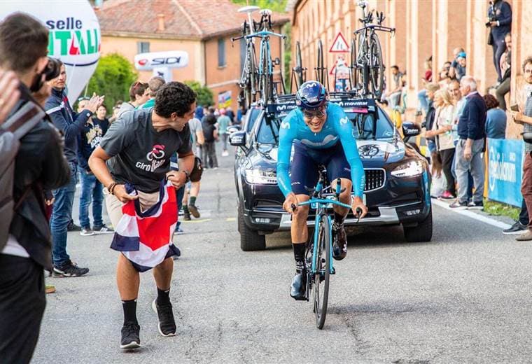 Ticos apoyan a Andrey Amador en su primer día en el Giro 2019 | Alejandro Goyenaga