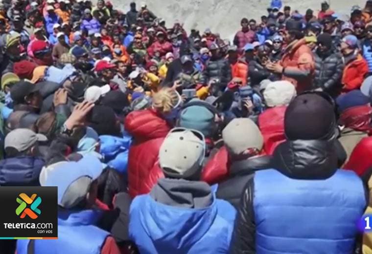 Otros tres muertos en el Everest, siete en lo que va de temporada