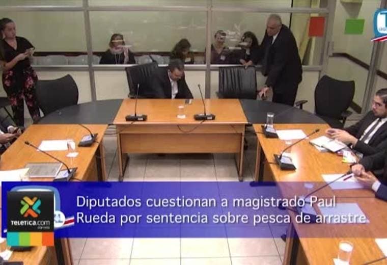 Llueven críticas a cinco diputados por falta de transparencia en reelección de magistrado Paul Rueda