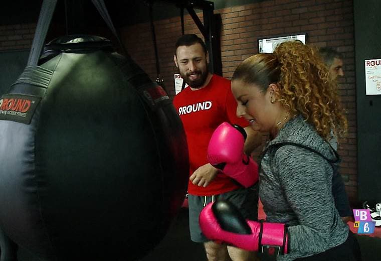 Cindy Villalta entrena kick boxing para recuperar su cuerpo después del embarazo
