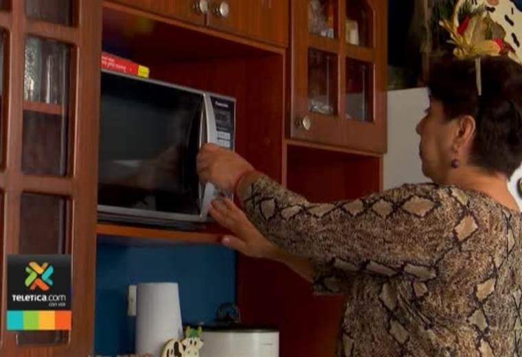Si usted se atrasa un día en pagar el recibo de la electricidad tendrá que pagar el 13% del IVA