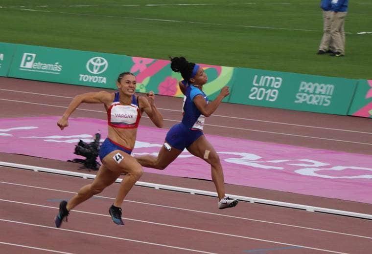 Andrea Vargas ganadora de la medalla de oro en 100 m vallas | Olman Mora