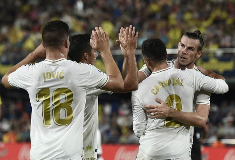 Los jugadores del Real Madrid felicitan a Gareth Bale | AFP