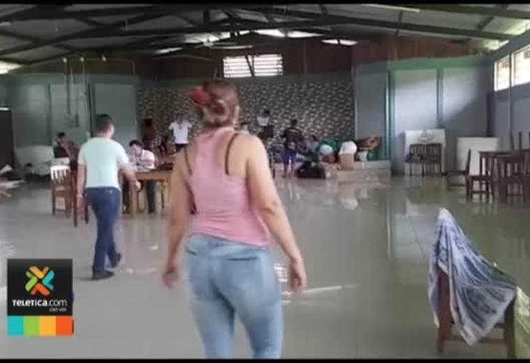 CNE continúa con la asistencia humanitaria a familias afectadas por deslizamiento en Río Claro