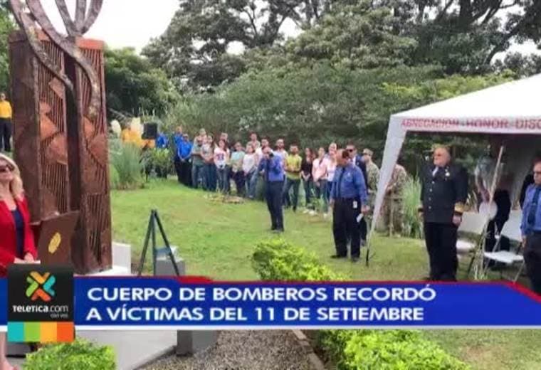 Bomberos y otras autoridades de Costa Rica recordaron a las víctimas del atentado del 11 setiembre