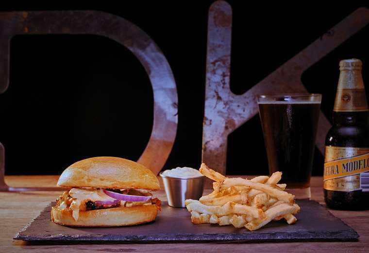 Hermanos dejan sus trabajos y apuestan todos sus ahorros en negocio propio