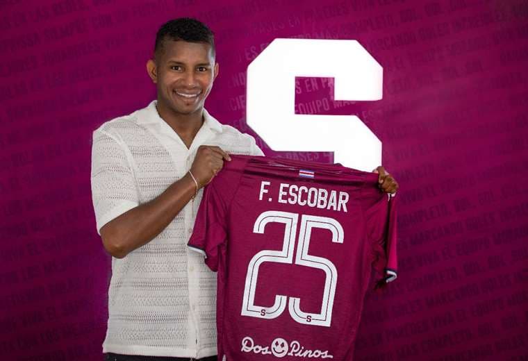 Fidel Escobar renovó hasta 2025: "Me identifico con Saprissa desde el primer día"