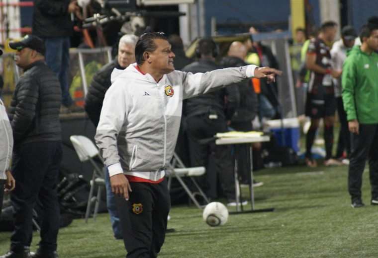 Alajuelense volvió a ser el verdugo de un técnico del Herediano