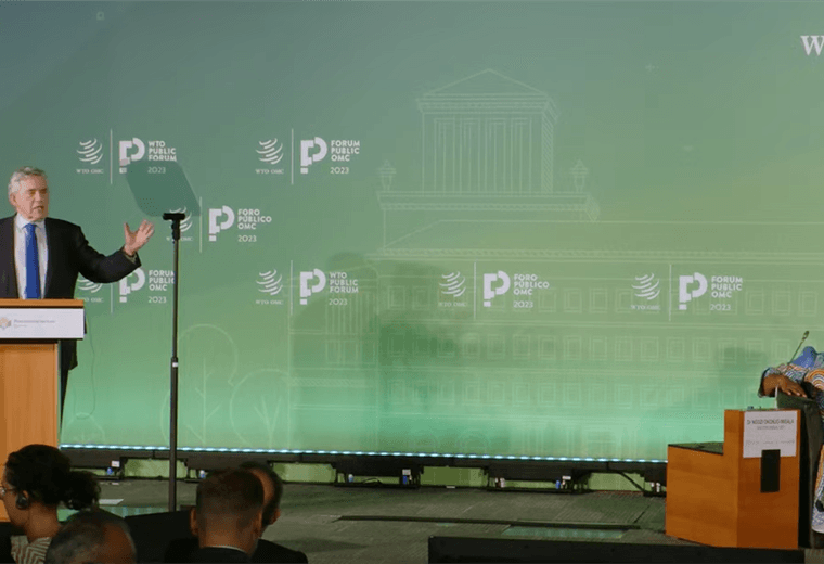 "Vivimos tres terremotos geopolíticos", dice ex Primer Ministro de Reino Unido