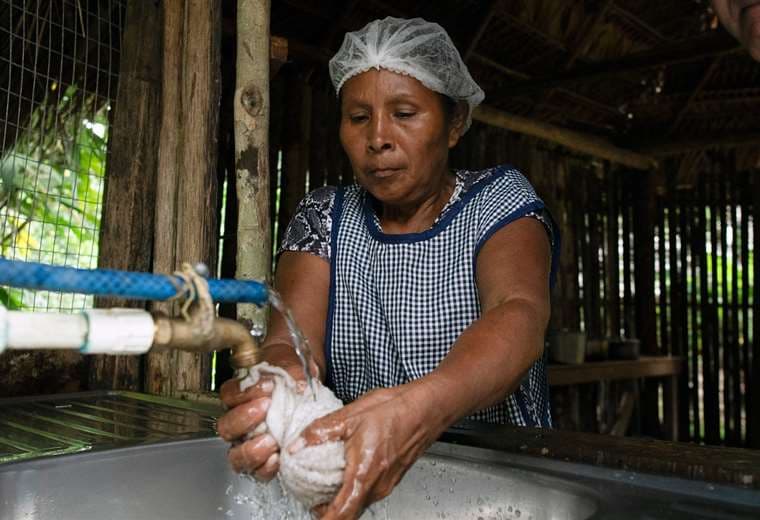 Agua llega por primera vez a aldea indígena cabécar Nairi Awari