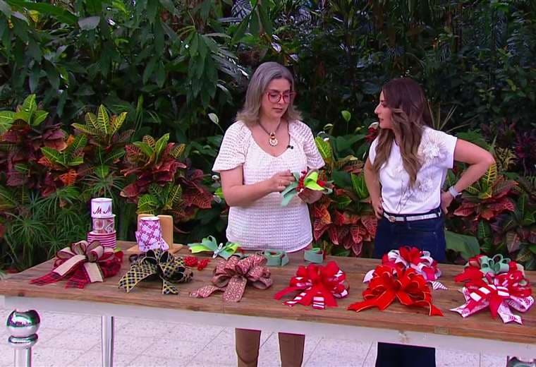 Decore su árbol de Navidad con lazos hechos a mano