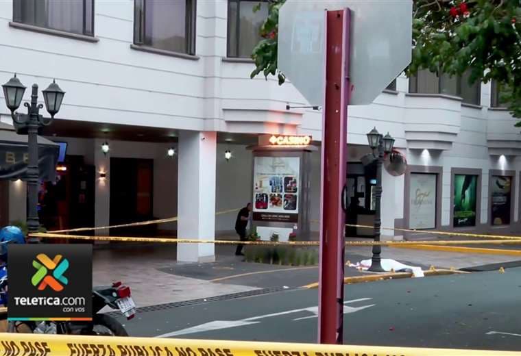 De 19 balazos matan a hombre frente a hotel en San José