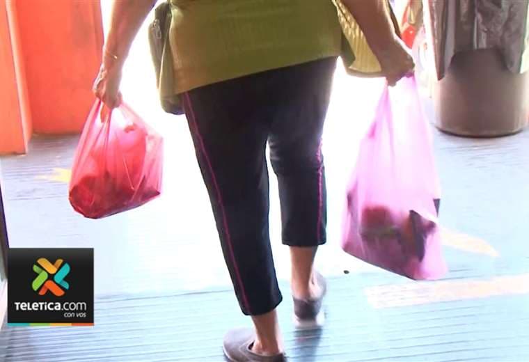 A partir del 20 de abril los comercios no podrán entregar bolsas plásticas a clientes