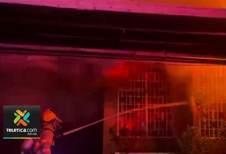 Perro muere en incendio que consumió casa en San José