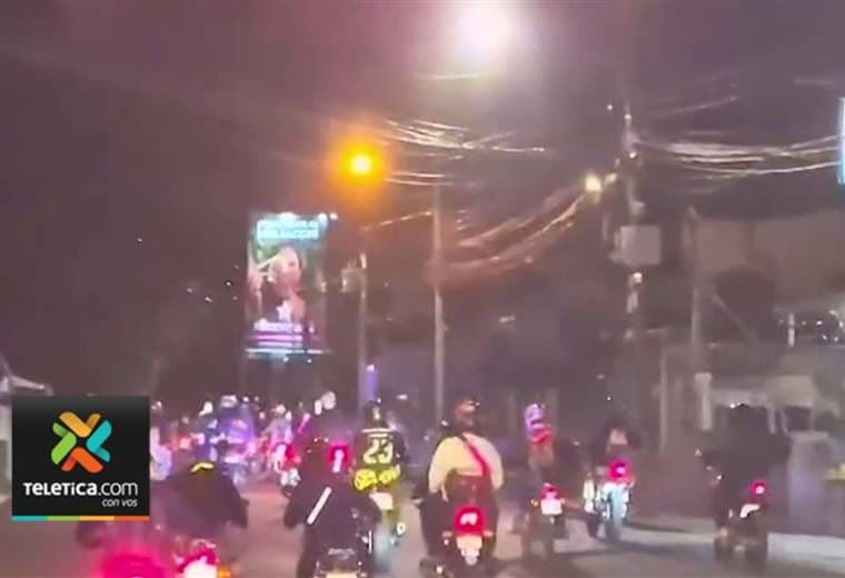 Graban a motociclistas manejando a alta velocidad e irrespetando señales en Curridabat