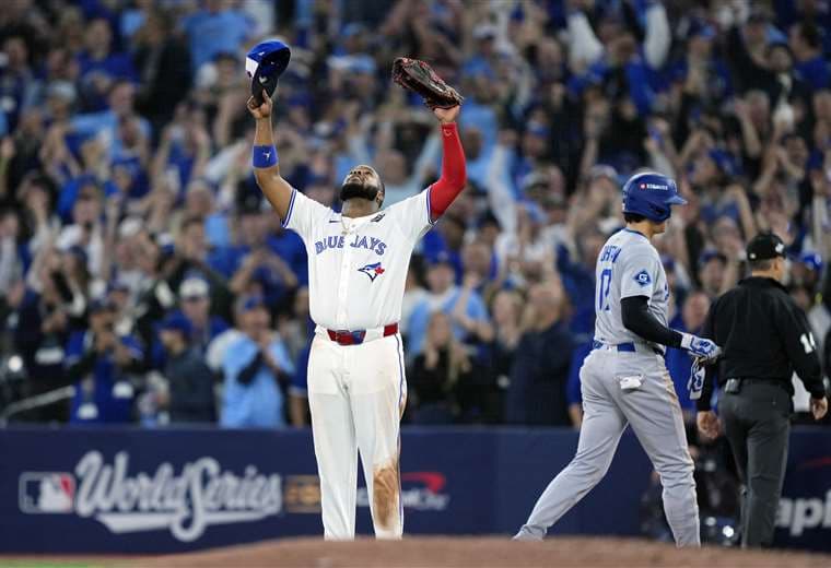Azulejos machacan 11x4 a los Dodgers en el arranque de la Serie Mundial