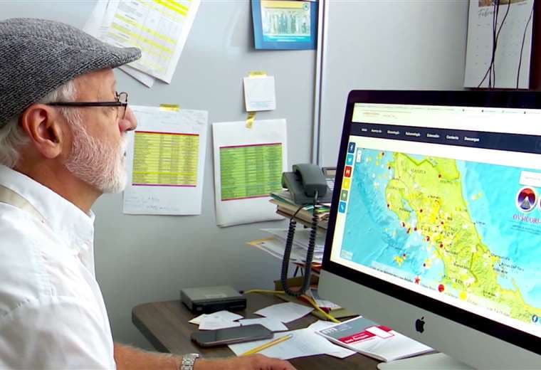 Más de 100 réplicas han sacudido al país tras temblor de 4.7 grados