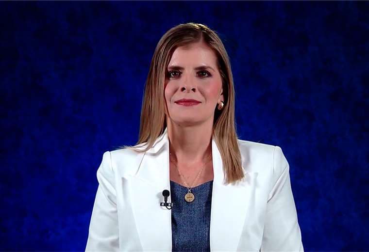 Cinco preguntas con la candidata Laura Fernández