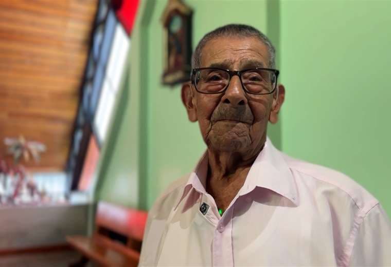 Un siglo de vida que camina sin prisa: la historia de Efraín Alfaro
