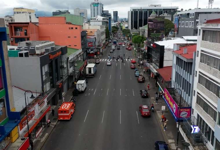 Achicar una vía para movilizar una ciudad