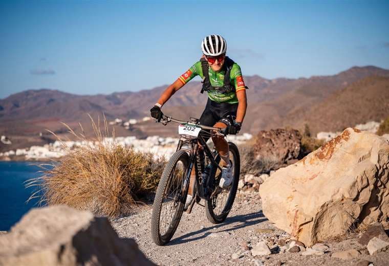 Estrella de ciclismo de Europa acepta el reto de La Ruta