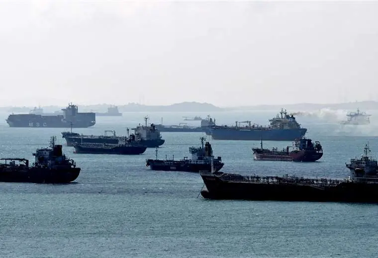 Qué es la flota de buques fantasma por la que se acusa a Venezuela de burlar sanciones petroleras