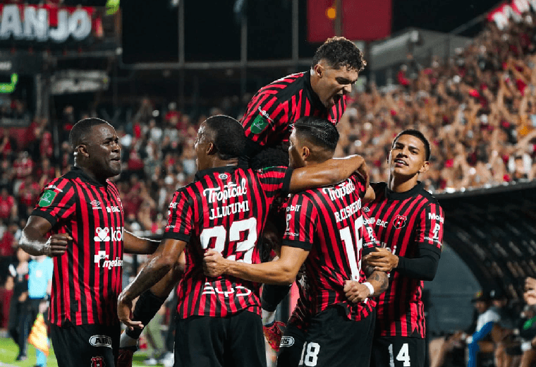 Medio tiempo: La Liga ya acaricia una nueva final