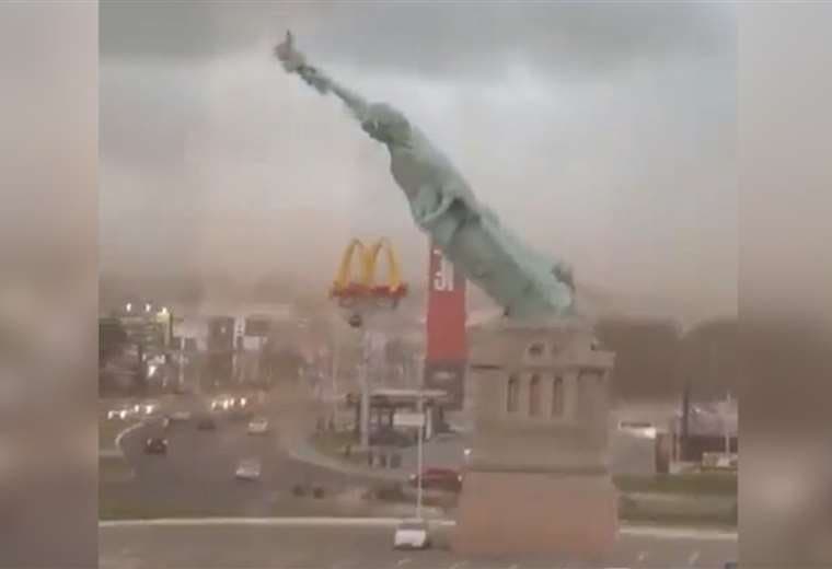 Brasil: Vea el desplome de réplica de la Estatua de la Libertad por fuertes vientos
