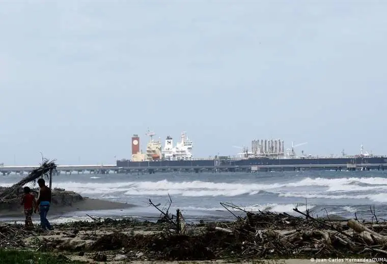 Medios: Estados Unidos vigila 18 petroleros en aguas venezolanas