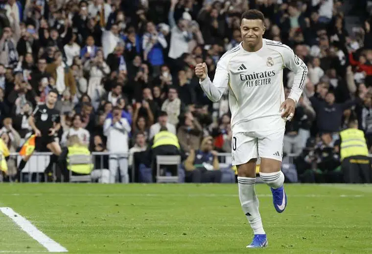 Mbappé rescata al Real Madrid de penal en el descuento ante el Rayo