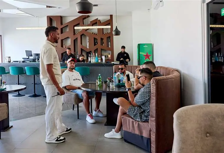 Marcel Hernández deja ver su faceta empresarial en plena negociación para renovar con Herediano