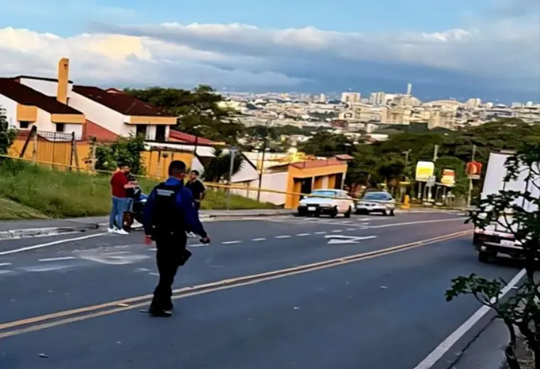 Fatal accidente en Escazú deja un motociclista sin vida