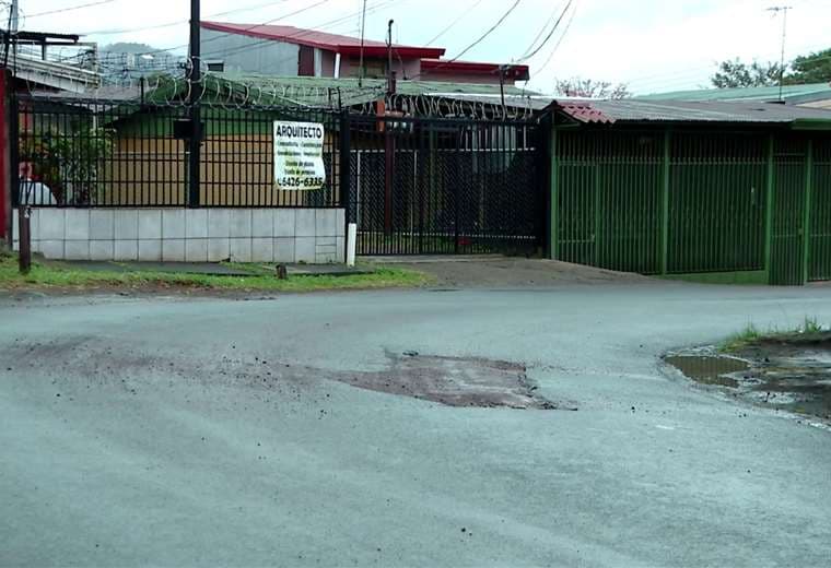 En menos de 15 días, ocho motociclistas han caído en el mismo hueco en Desamparados