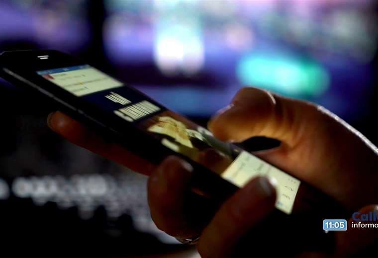 Túnel carpiano, tendinitis y más: las lesiones que provoca el celular