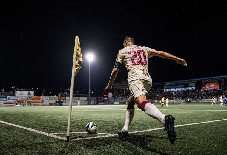 Mariano Torres. Saprissa