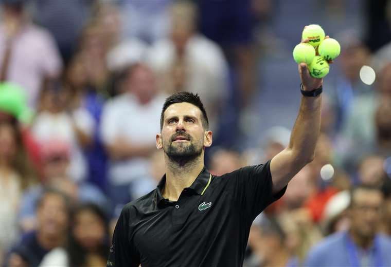 Djokovic siembra dudas en su debut en el US Open y Medvedev sucumbe en el caos