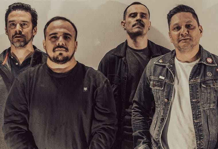 Milfuegos irrumpe en la escena punk rock con tres temas y un ‘show’ en Paseo Colón