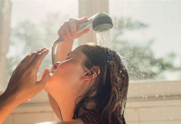 Qué es más beneficioso, ¿bañarse por la mañana o antes de ir a dormir?