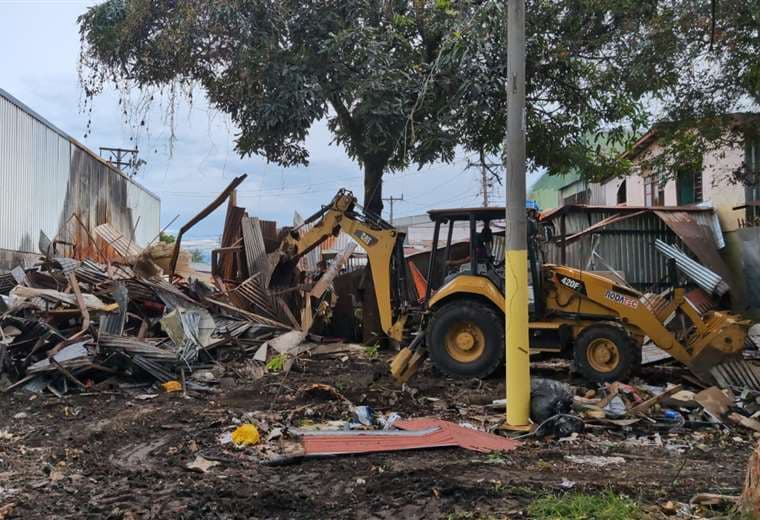 Policía destruye búnker en la 25 de Julio