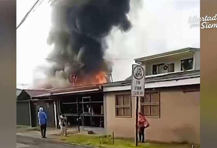 “Solo quedaron cenizas”, dice dueño de tienda vaquera incendiada en Cartago