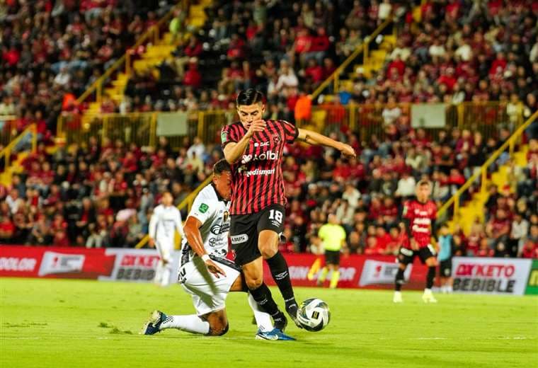 Alajuelense ante Liberia/Prensa LDA