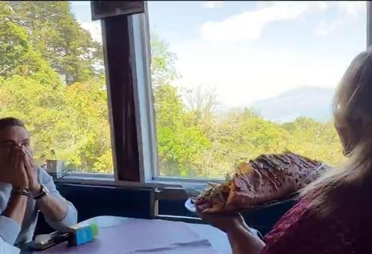 Medio metro de sabor: la empanada que es orgullo de un pueblo