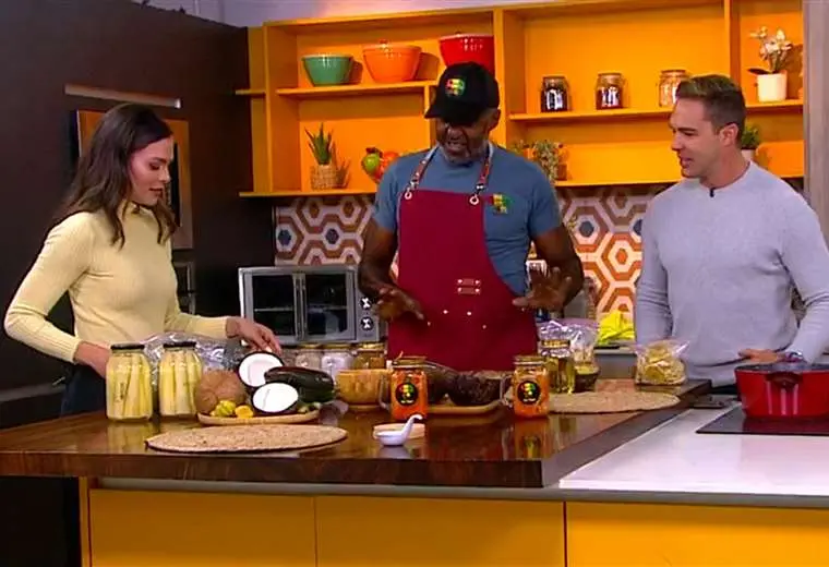 Aprenda a preparar una leche de tigre con toque tropical