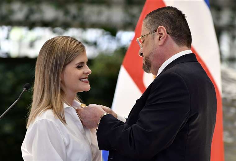 Antes de ascender al poder, Laura Fernández volverá a ser ministra de Rodrigo Chaves