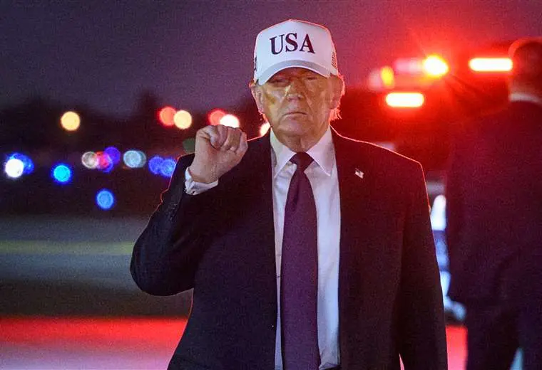 Trump amenaza con destruir principal terminal petrolera de Irán pese al alza de precios