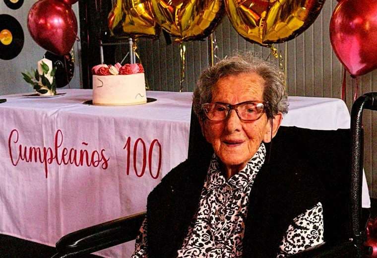 Cumplió 100 años y lo celebró en el estadio de su equipo