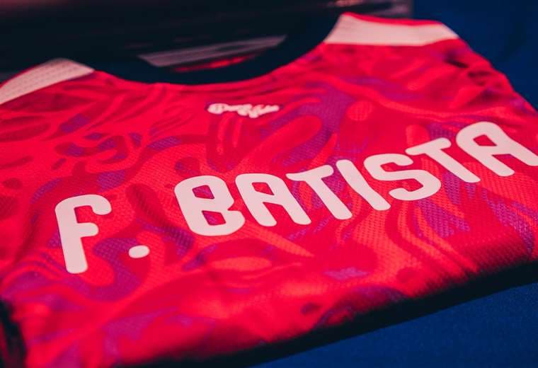 Presentación de Fernando Batista como nuevo técnico de La Sele. Foto: Prensa FCRF